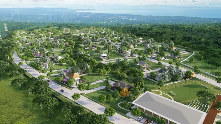 Virendo, Toril, Davao City: hillside enclave and pool